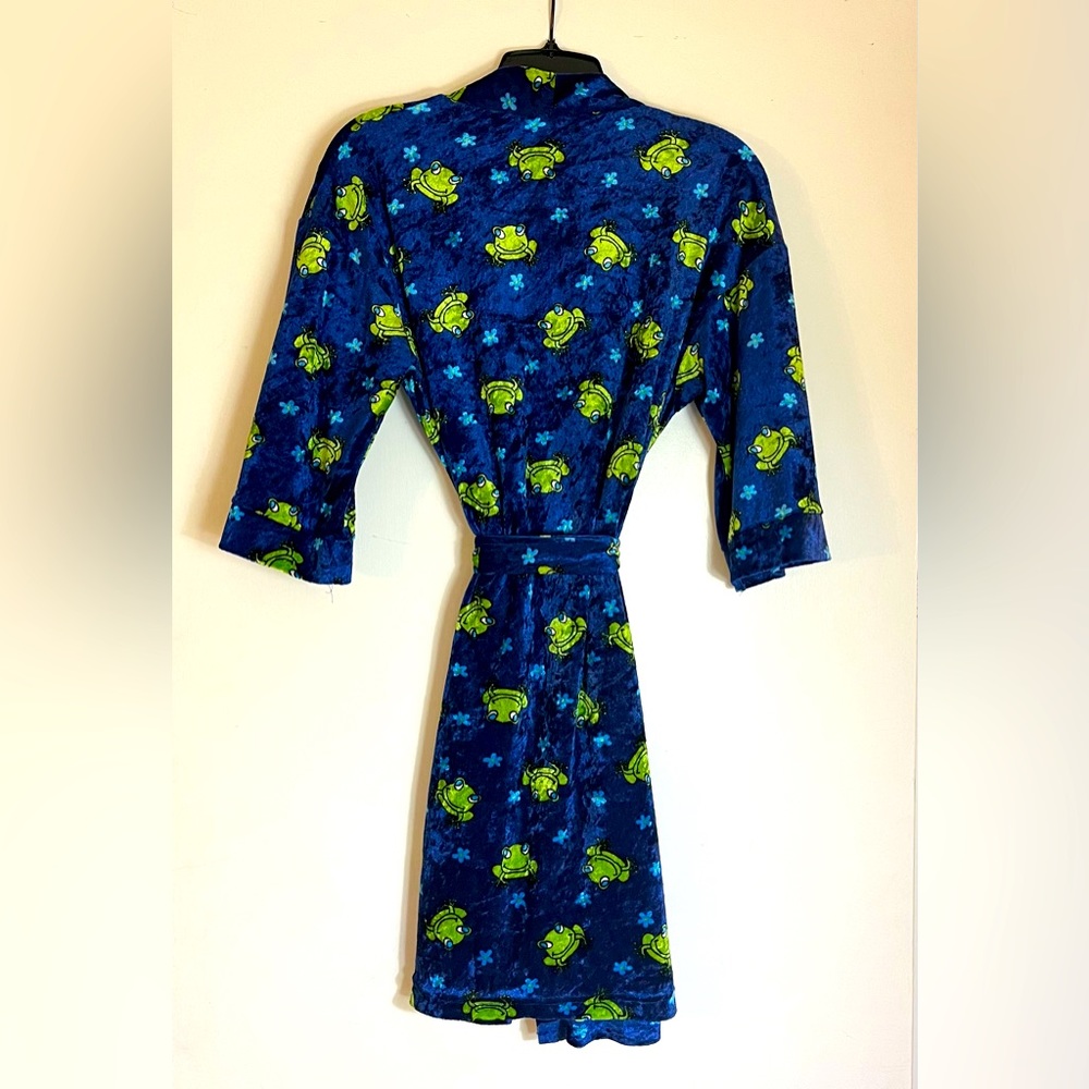 Velvet Robe - Picture 2 of 2
